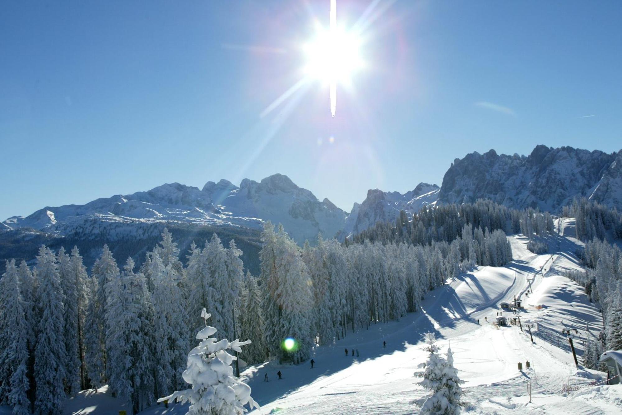 Dachstein West Hotel Gmbh-Kirchenwirt Russbach Русбах ам Пас Гшют Екстериор снимка